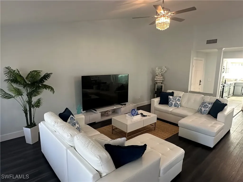 9828 Luna Circle Naples FL 34109