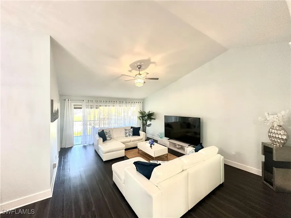 9828 Luna Circle Naples FL 34109