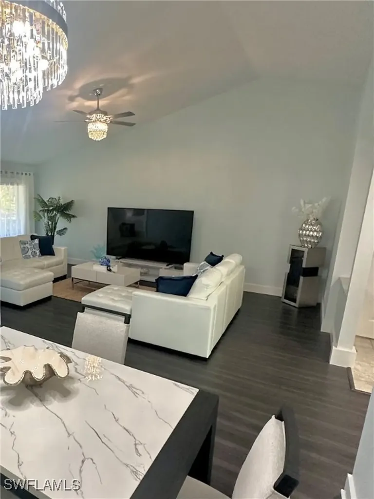9828 Luna Circle Naples FL 34109