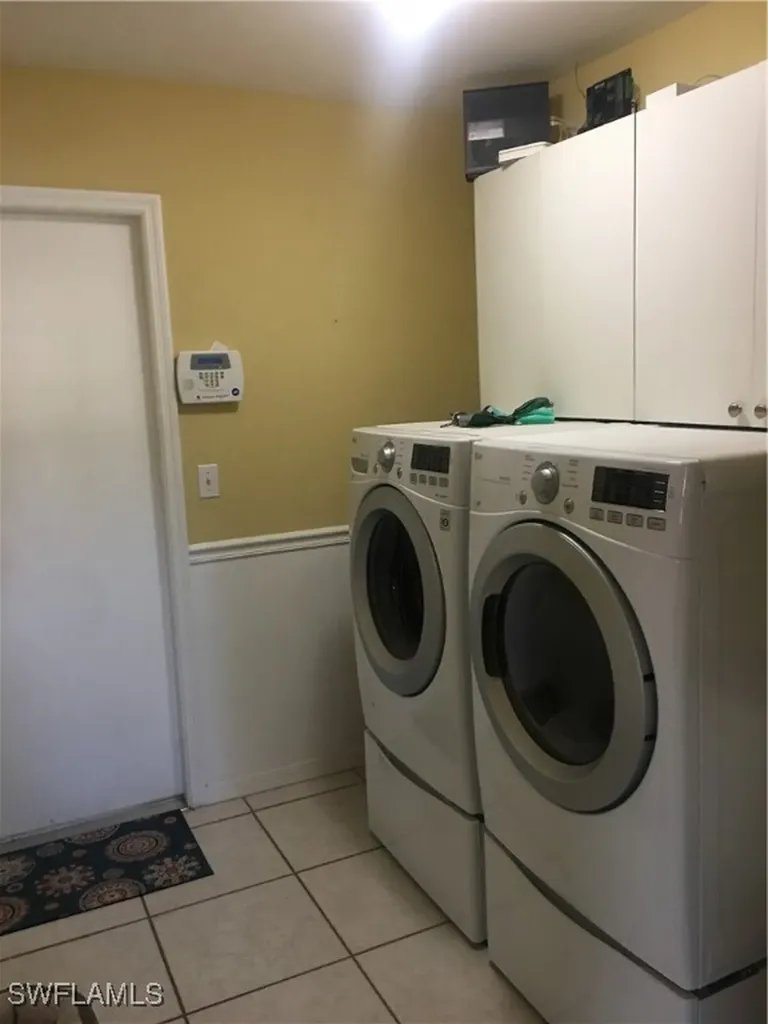 1747 Sandpiper Street Naples FL 34102