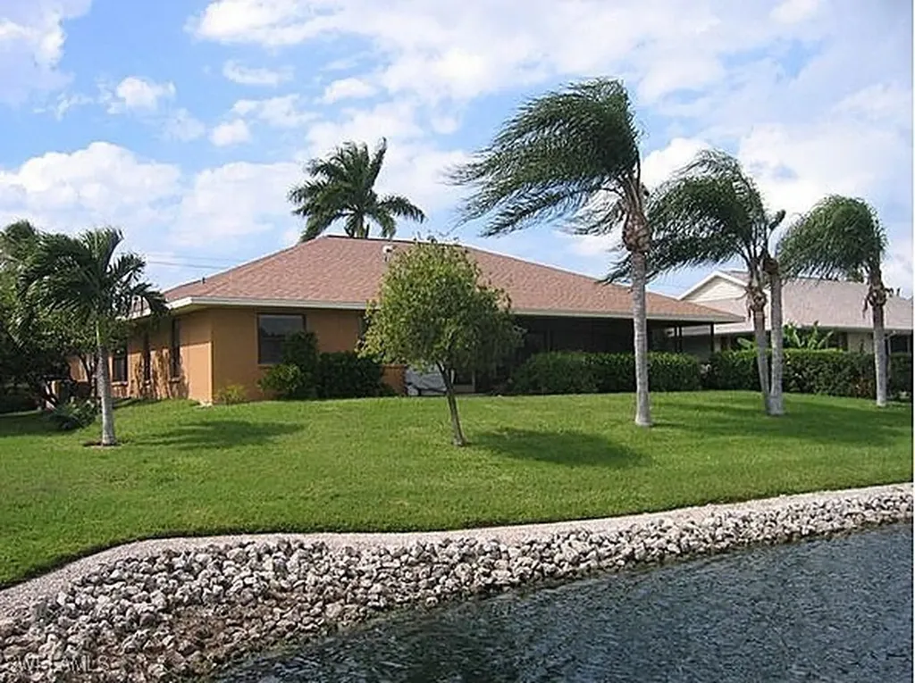 1747 Sandpiper Street Naples FL 34102