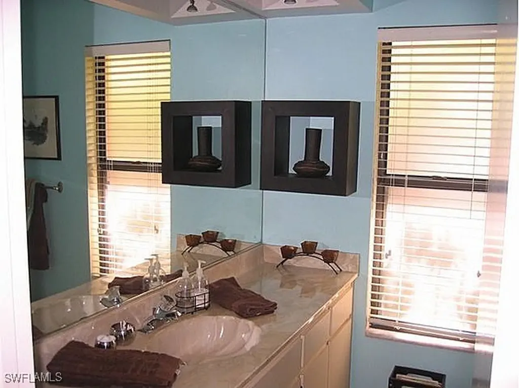 1747 Sandpiper Street Naples FL 34102