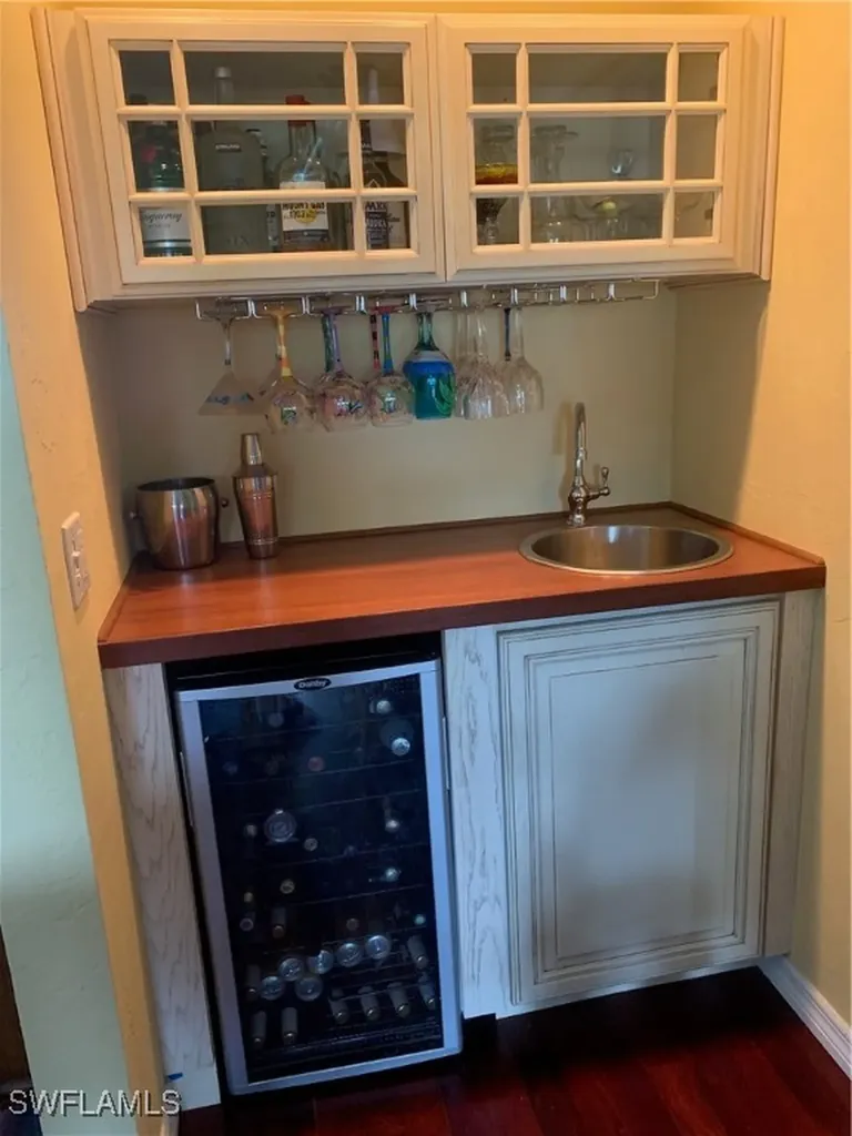 1747 Sandpiper Street Naples FL 34102