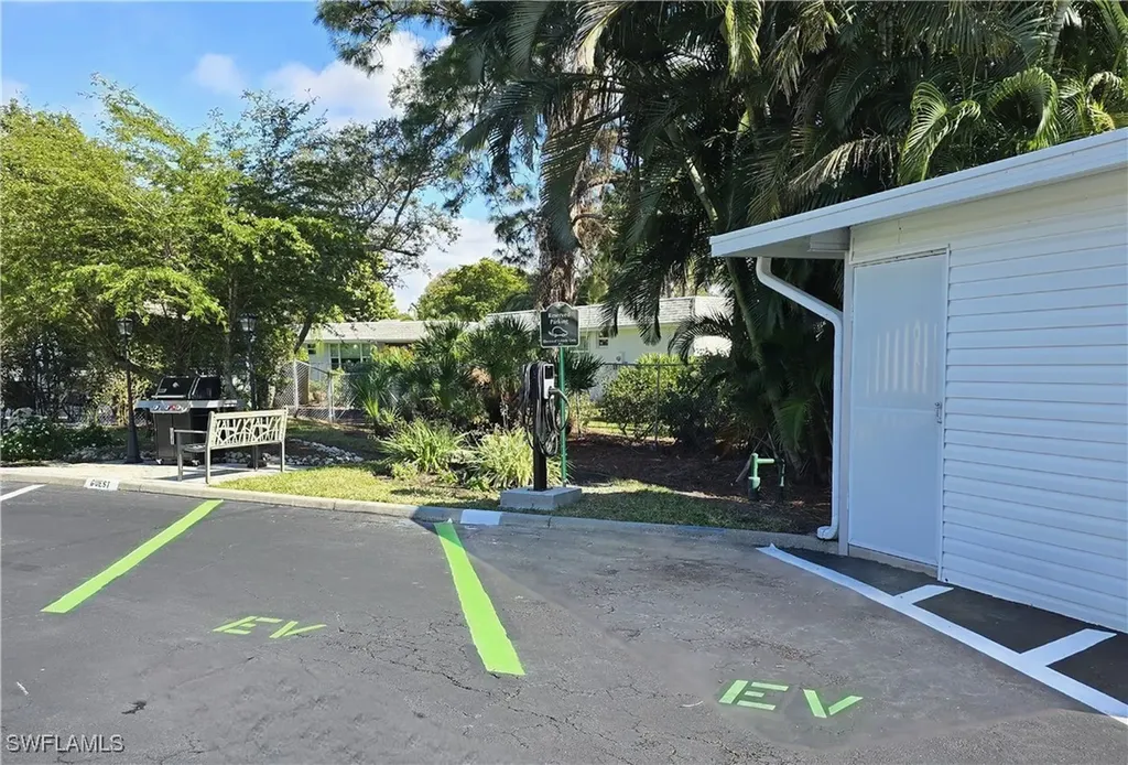 69 Georgetown Boulevard Naples FL 34112