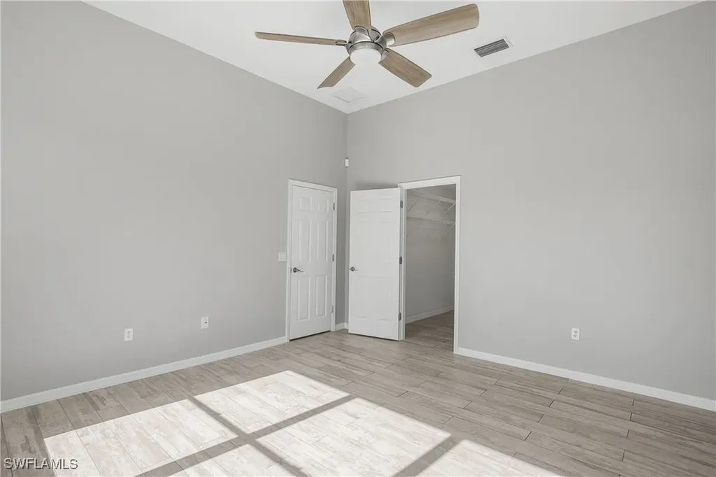2022 Fairmont Lane Naples FL 34120