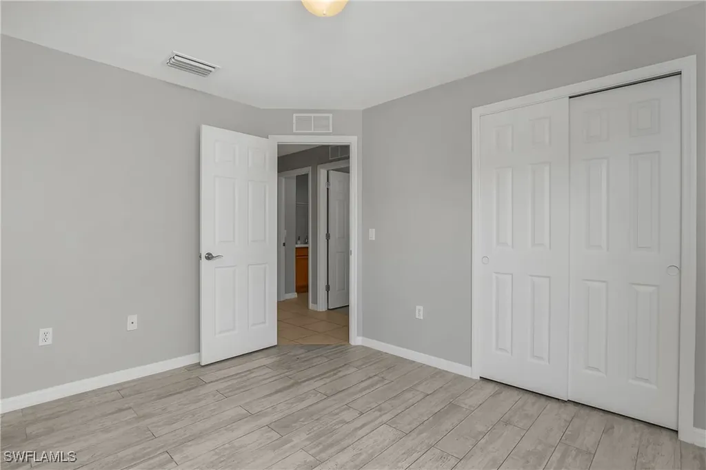 2022 Fairmont Lane Naples FL 34120