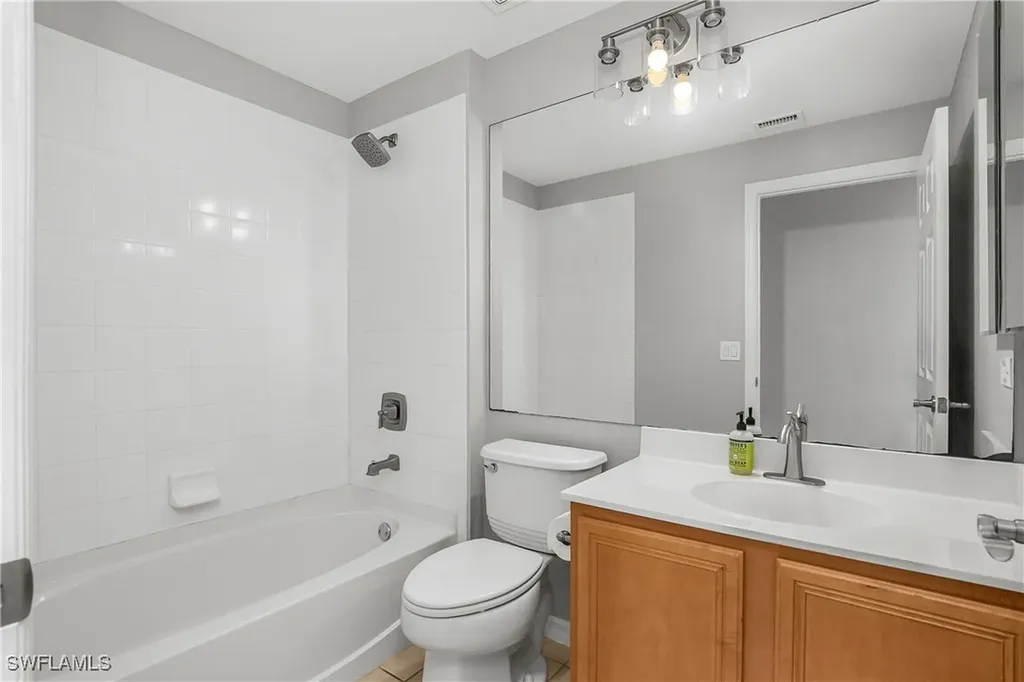 2022 Fairmont Lane Naples FL 34120