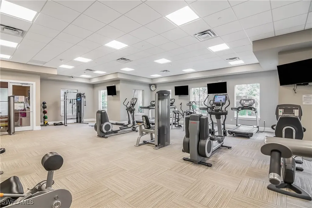 2022 Fairmont Lane Naples FL 34120