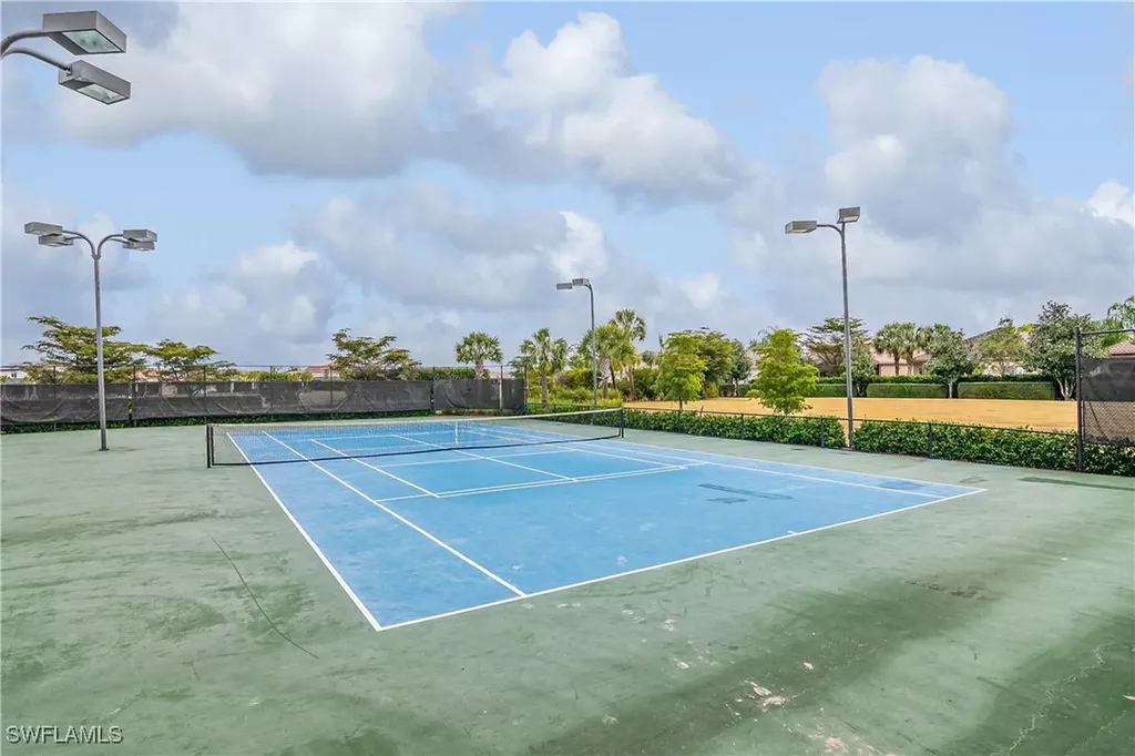 2022 Fairmont Lane Naples FL 34120