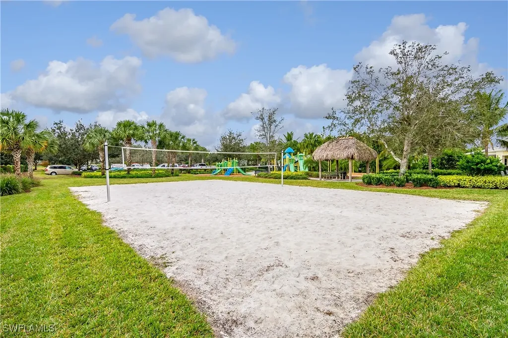 2022 Fairmont Lane Naples FL 34120