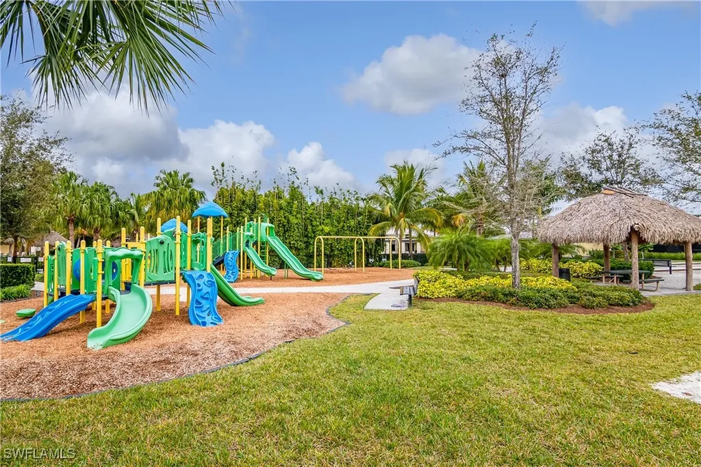 2022 Fairmont Lane Naples FL 34120