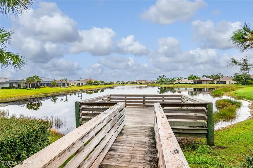 2022 Fairmont Lane Naples FL 34120