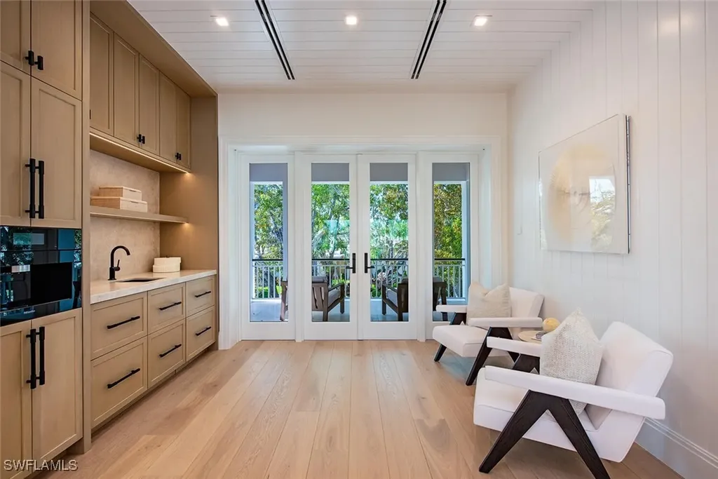 1731 Gordon Drive Naples FL 34102