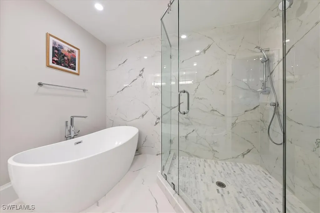 569 Park Shore Drive Naples FL 34103