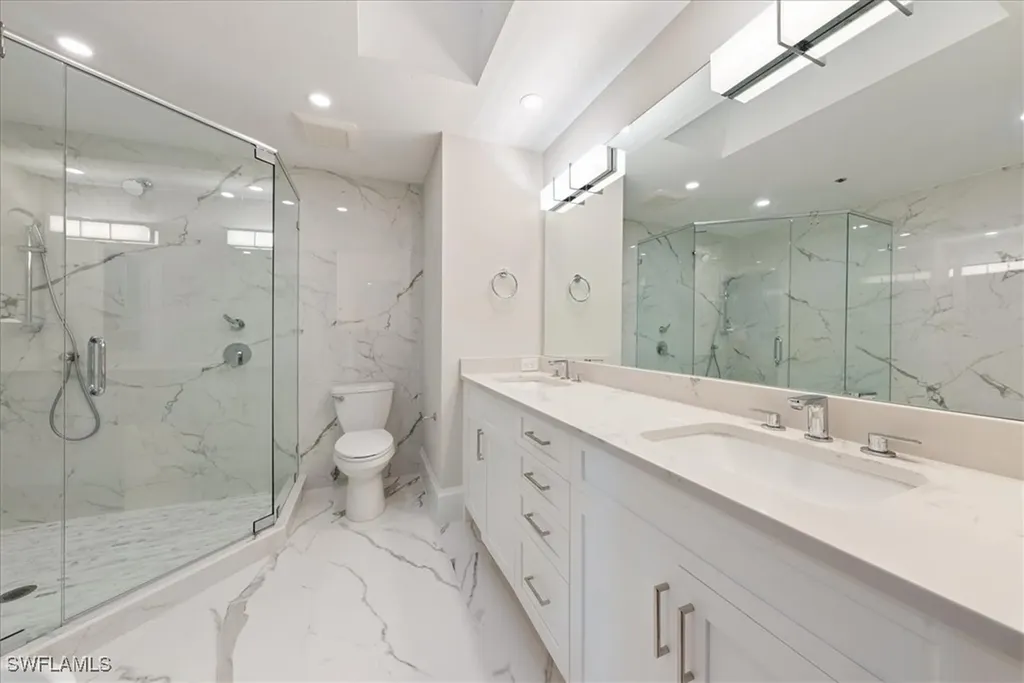 569 Park Shore Drive Naples FL 34103