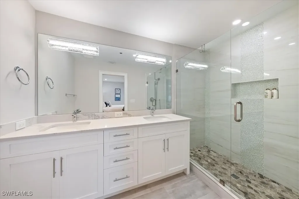 569 Park Shore Drive Naples FL 34103