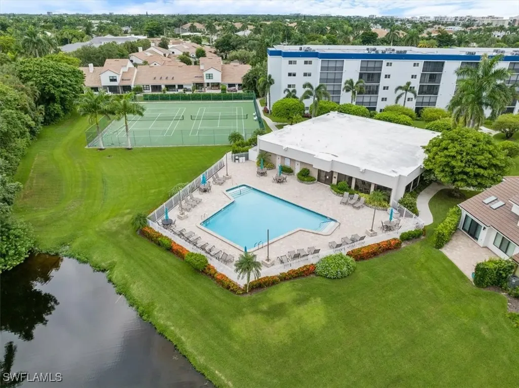 569 Park Shore Drive Naples FL 34103