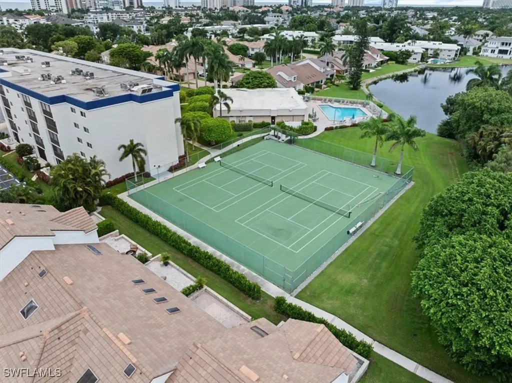 569 Park Shore Drive Naples FL 34103