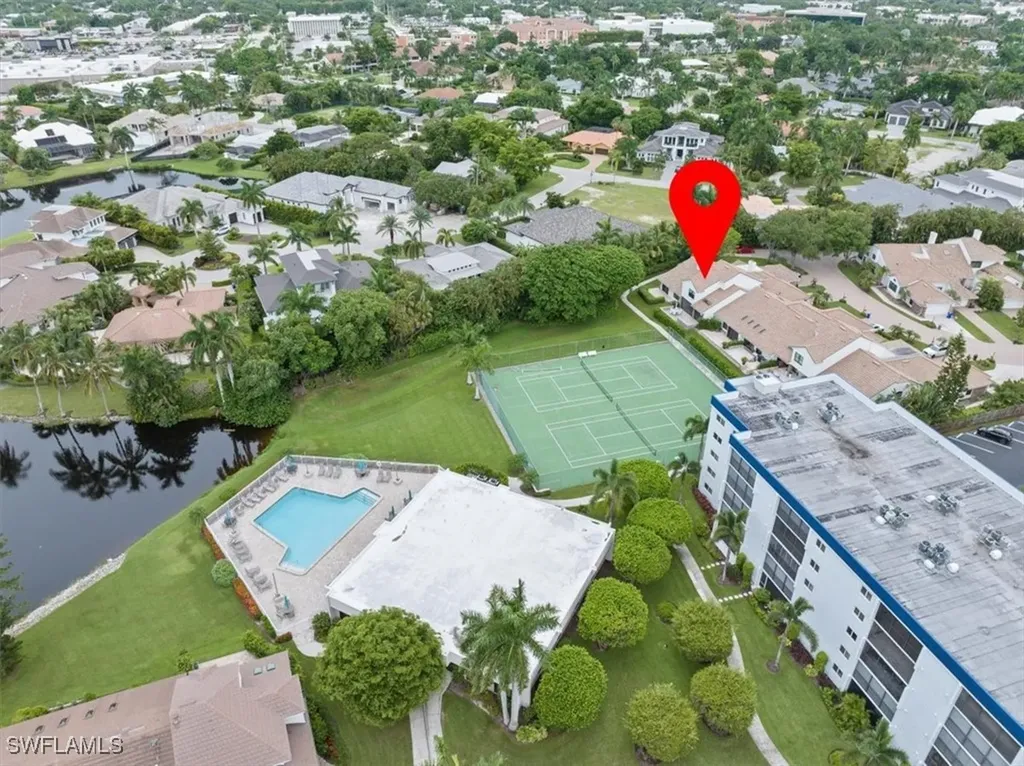 569 Park Shore Drive Naples FL 34103