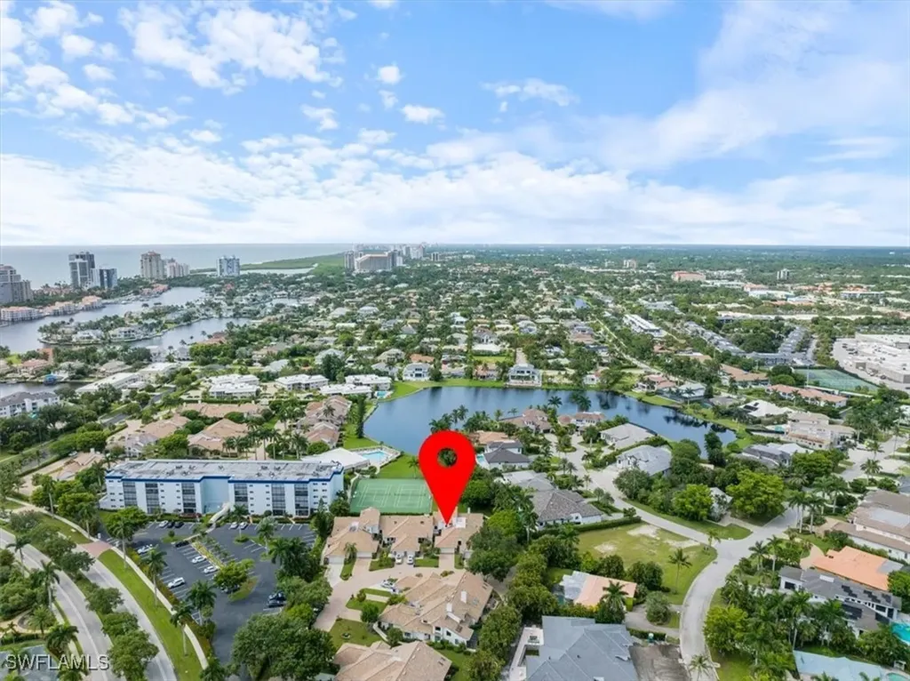 569 Park Shore Drive Naples FL 34103
