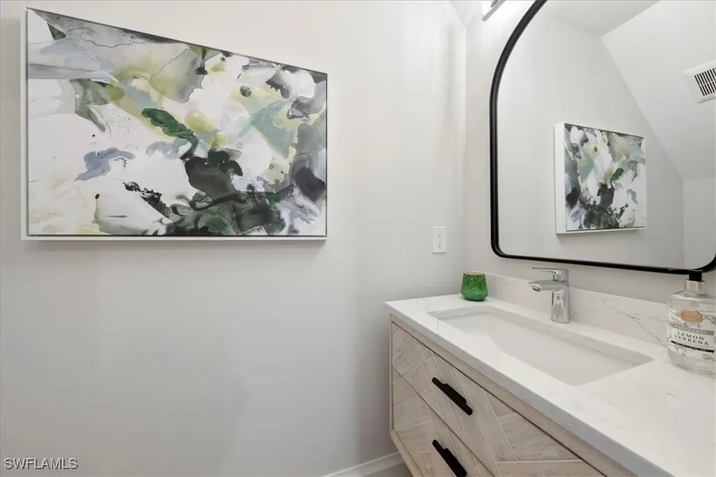 569 Park Shore Drive Naples FL 34103