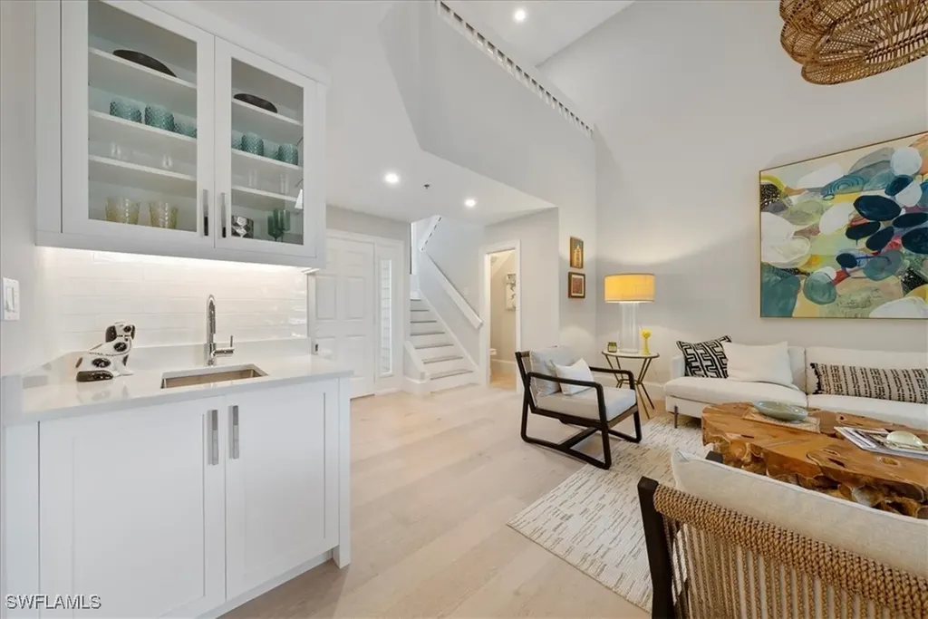 569 Park Shore Drive Naples FL 34103