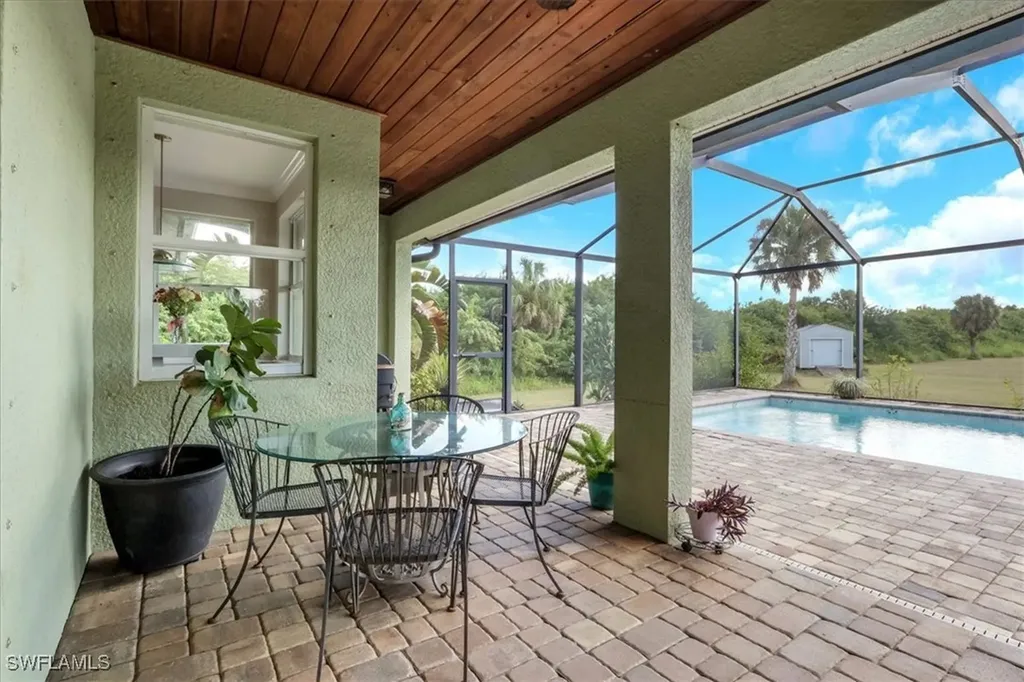 748 41st Avenue NW Naples FL 34120