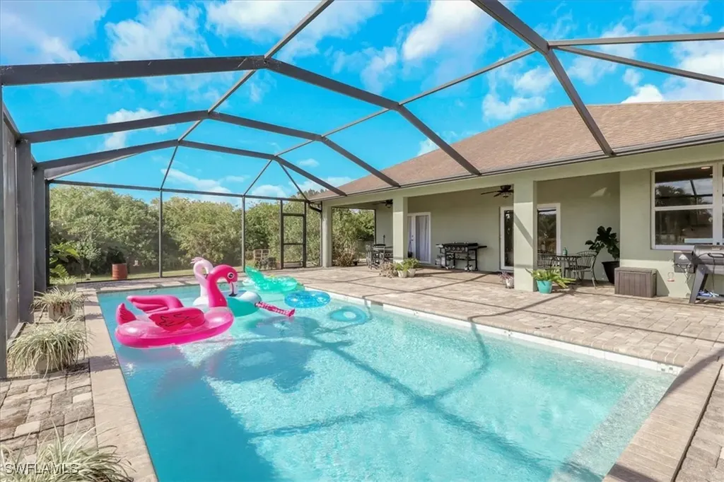 748 41st Avenue NW Naples FL 34120