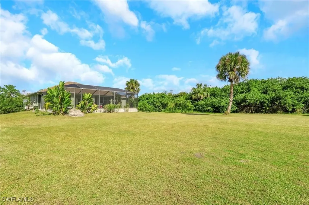 748 41st Avenue NW Naples FL 34120