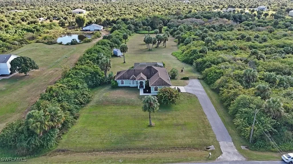 748 41st Avenue NW Naples FL 34120