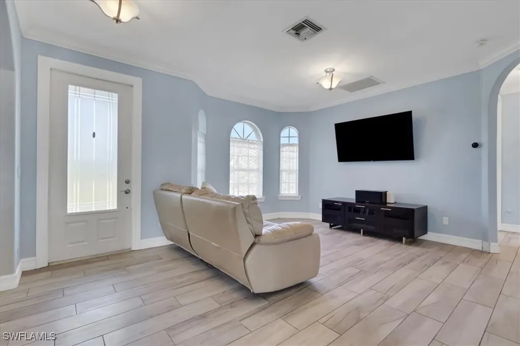 748 41st Avenue NW Naples FL 34120