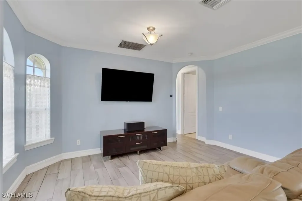 748 41st Avenue NW Naples FL 34120