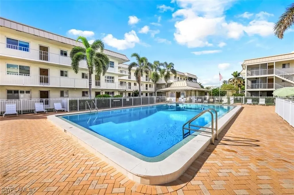 766 Central Avenue Naples FL 34102