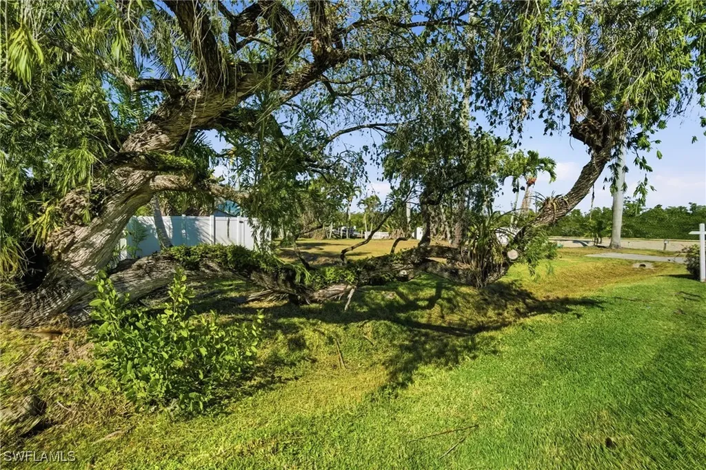 1138 Christopher Court Naples FL 34104