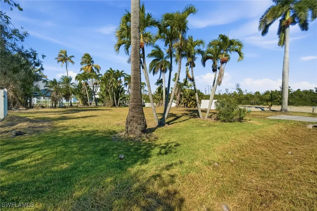 1138 Christopher Court Naples FL 34104