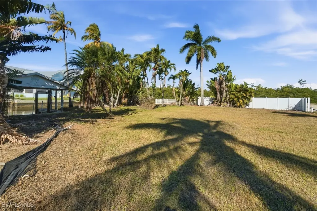 1138 Christopher Court Naples FL 34104