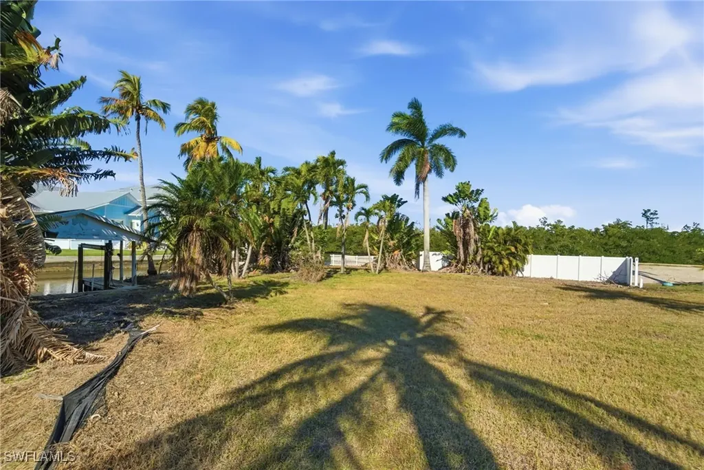 1138 Christopher Court Naples FL 34104