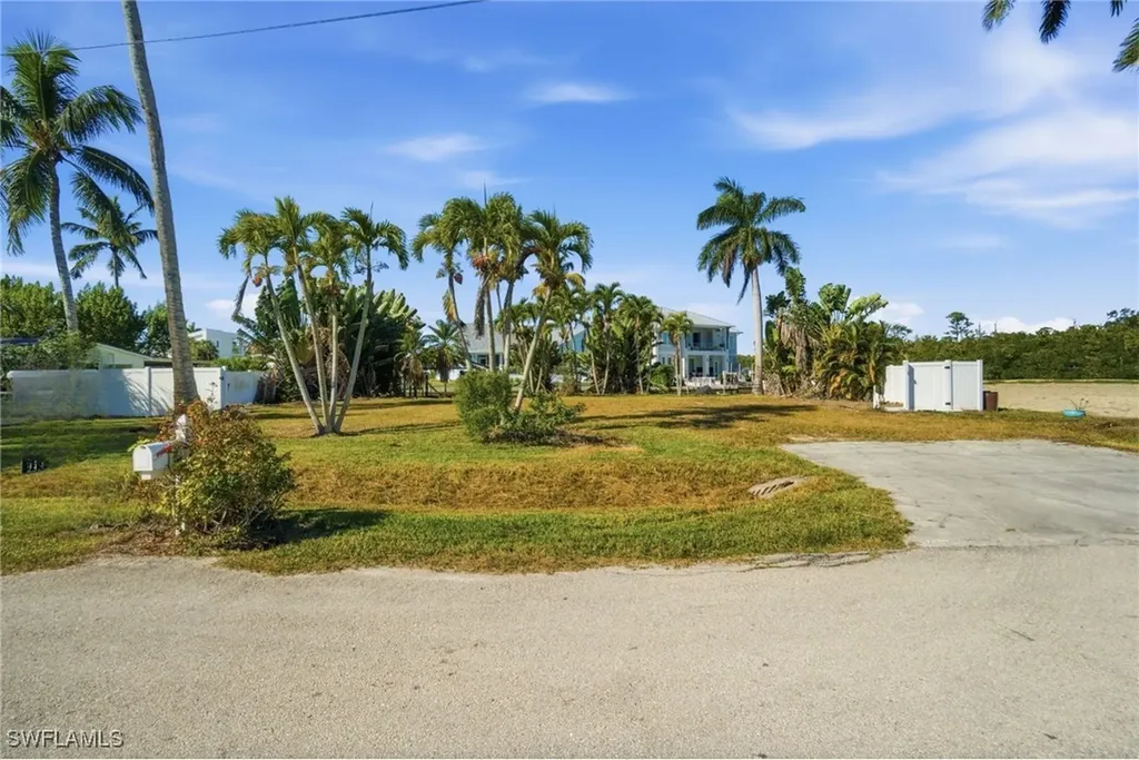 1138 Christopher Court Naples FL 34104