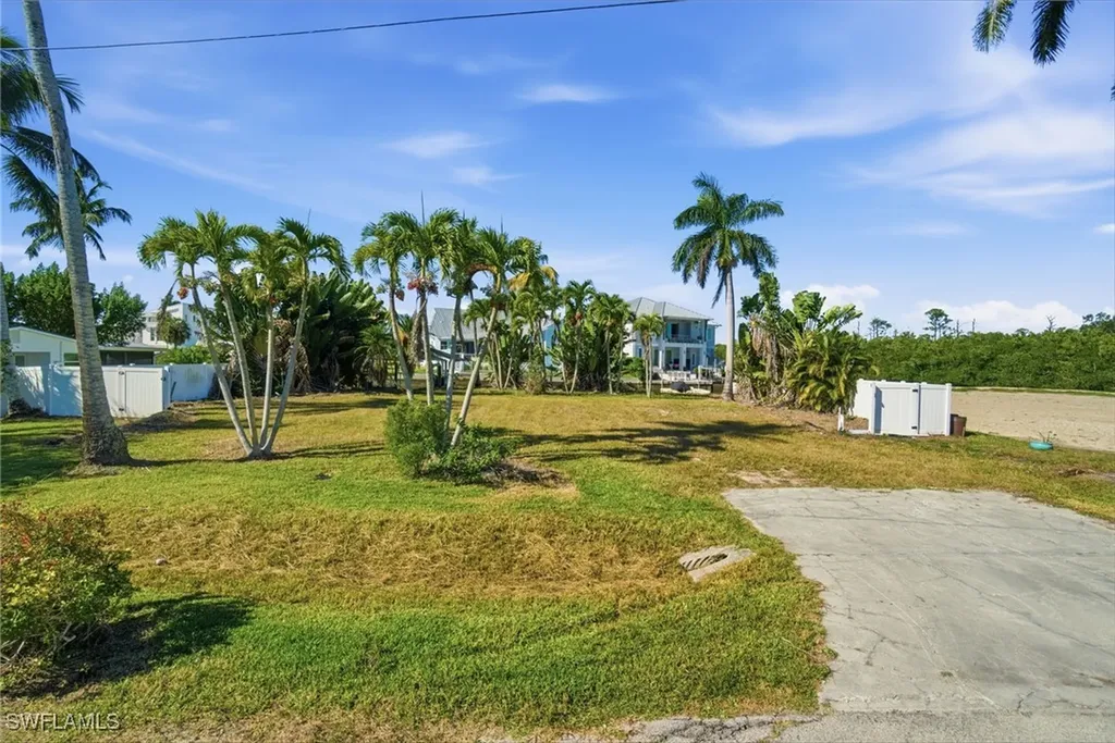 1138 Christopher Court Naples FL 34104