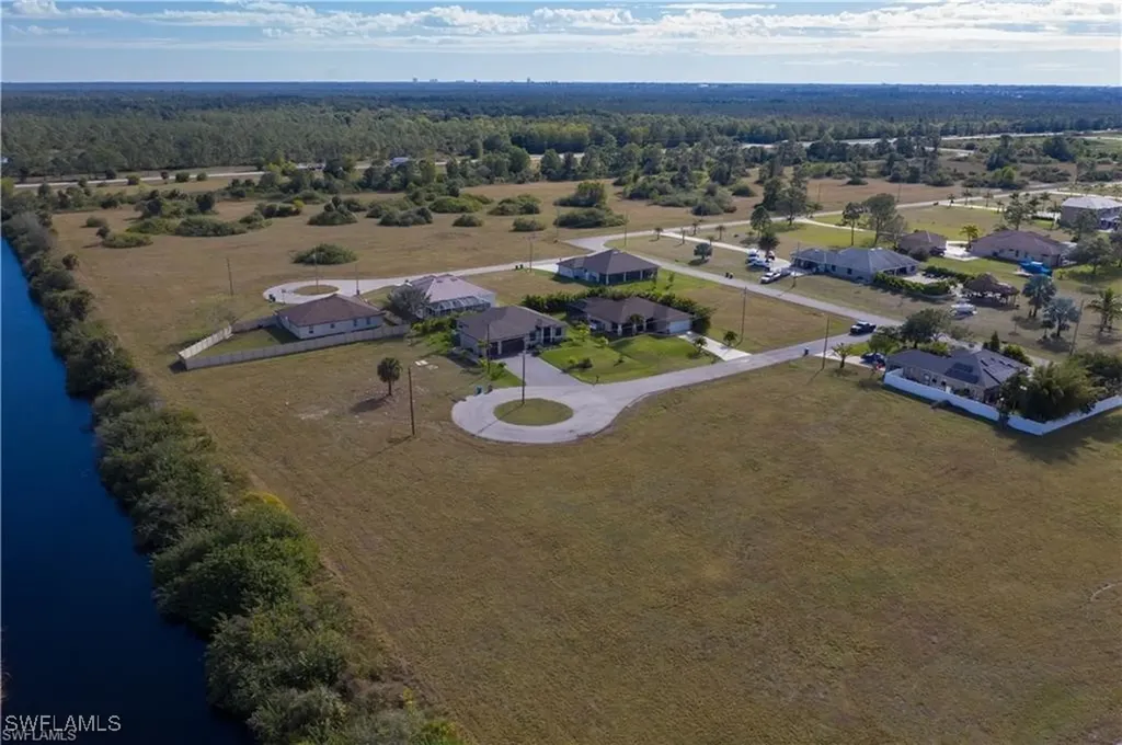 3923 NW 33rd Place Cape Coral FL 33993