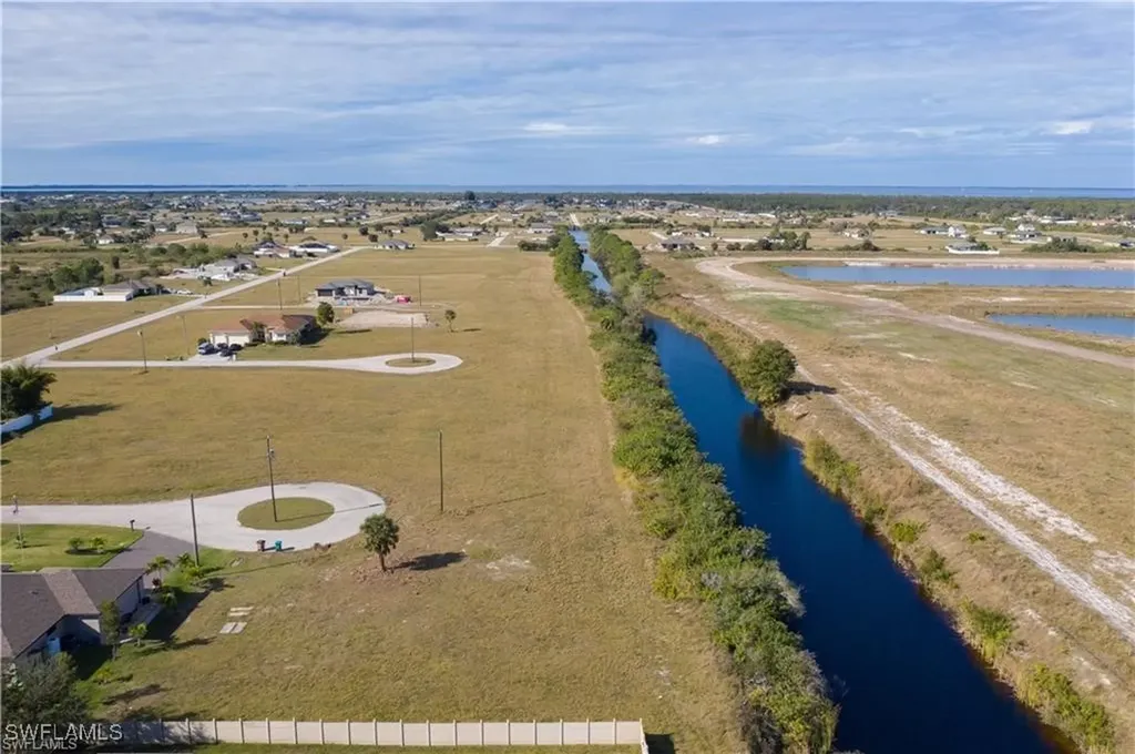 3923 NW 33rd Place Cape Coral FL 33993