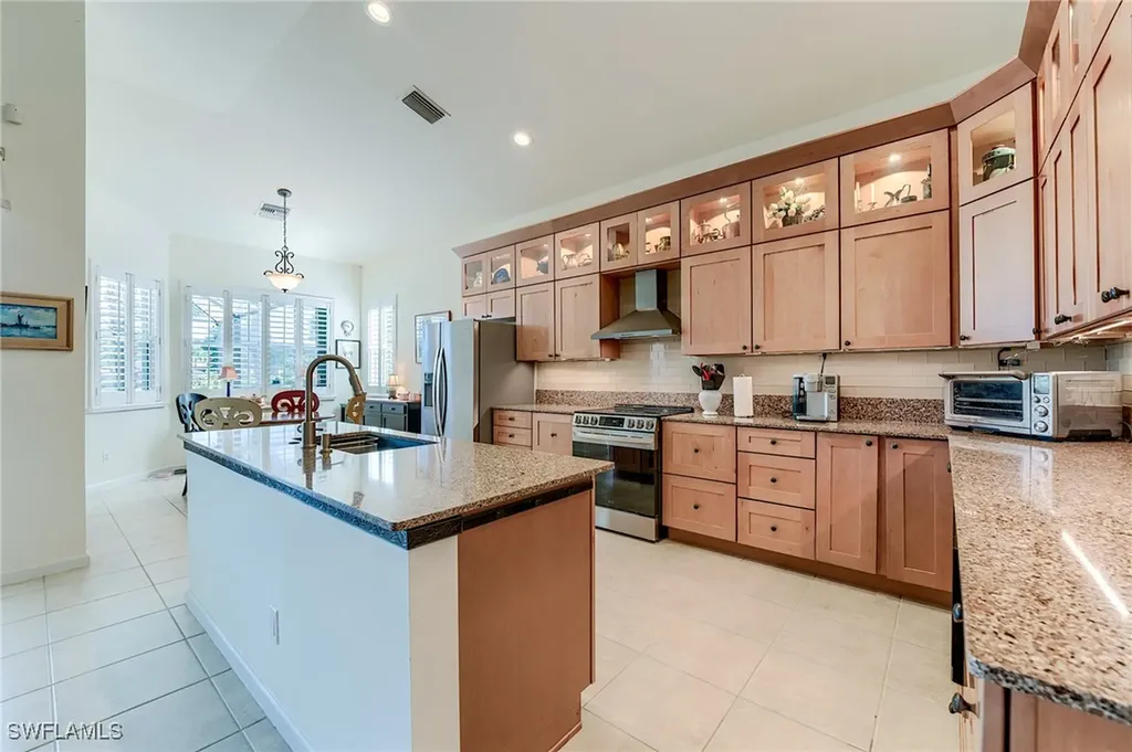 3806 Lakeview Isle Court Fort Myers FL 33905