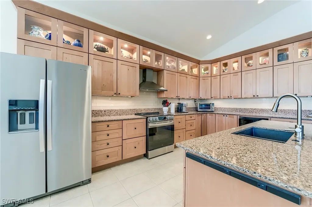 3806 Lakeview Isle Court Fort Myers FL 33905
