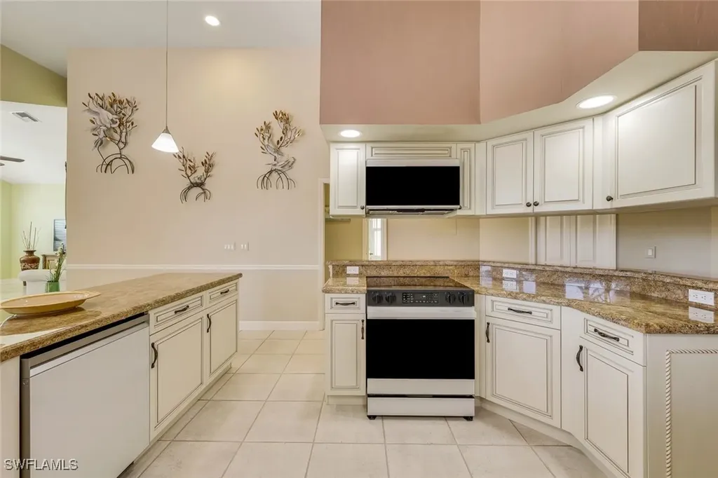 28071 Winthrop Circle Bonita Springs FL 34134