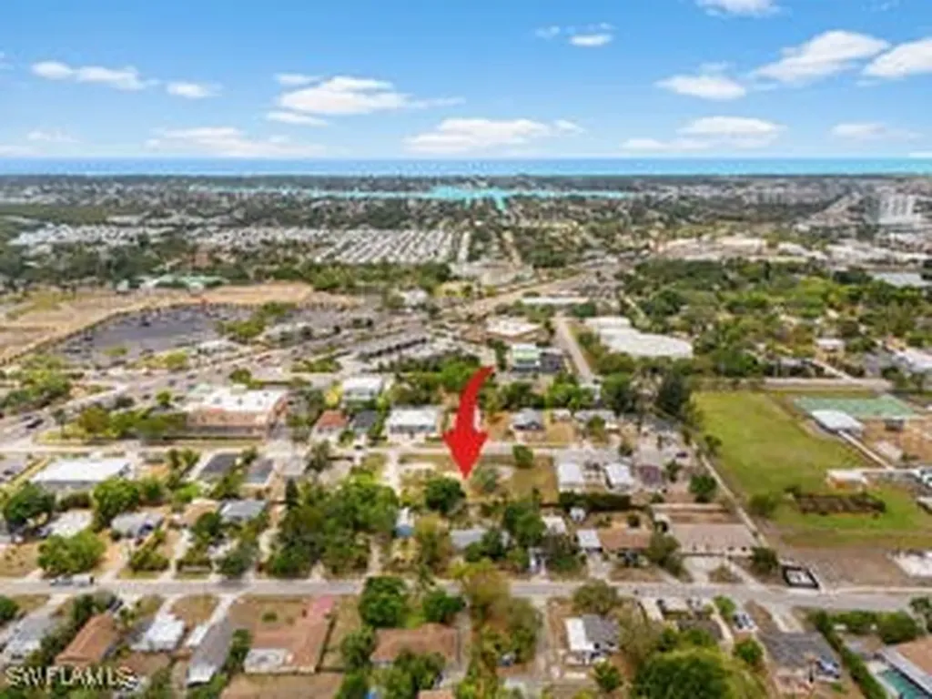 2439 Bayside Street Naples FL 34112