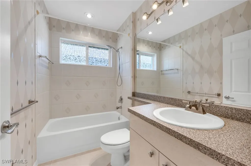 6004 Fairway Court Naples FL 34110