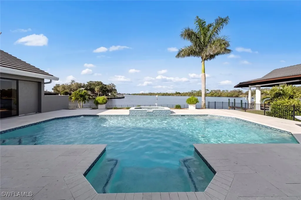 13896 River Forest Drive Fort Myers FL 33905
