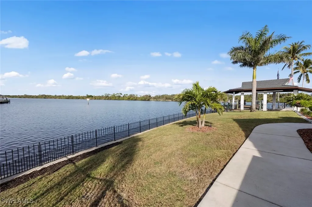 13896 River Forest Drive Fort Myers FL 33905