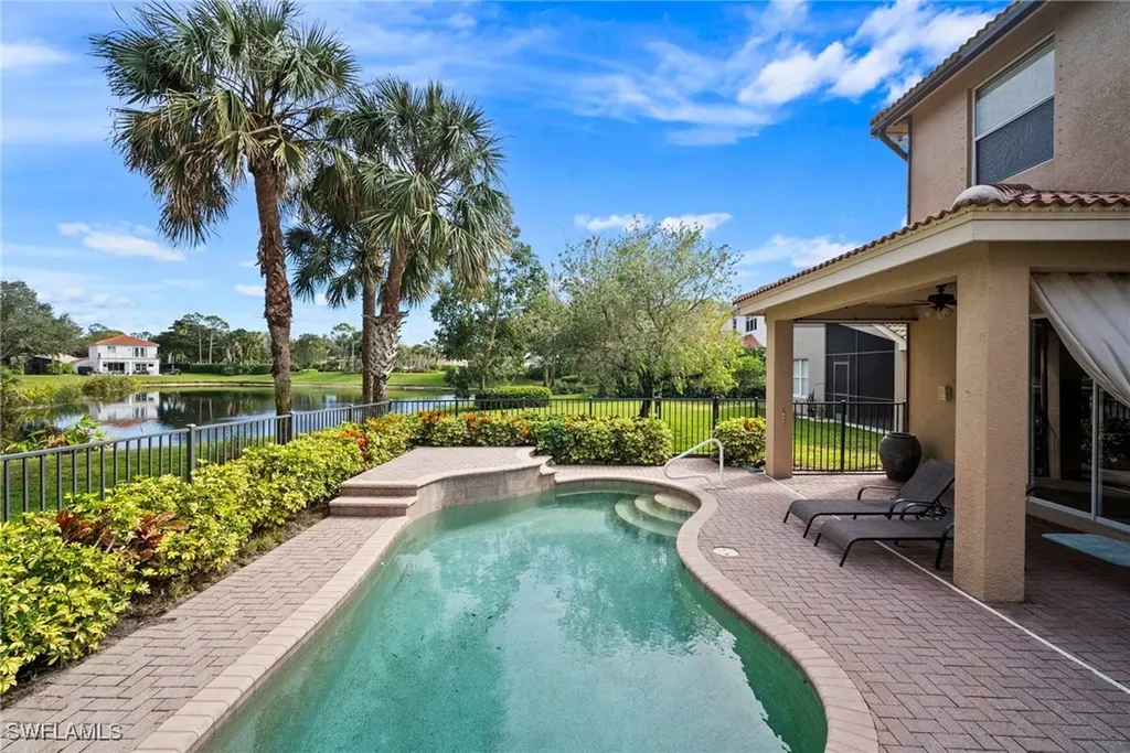 Naples FL, 1384 Areca Cove