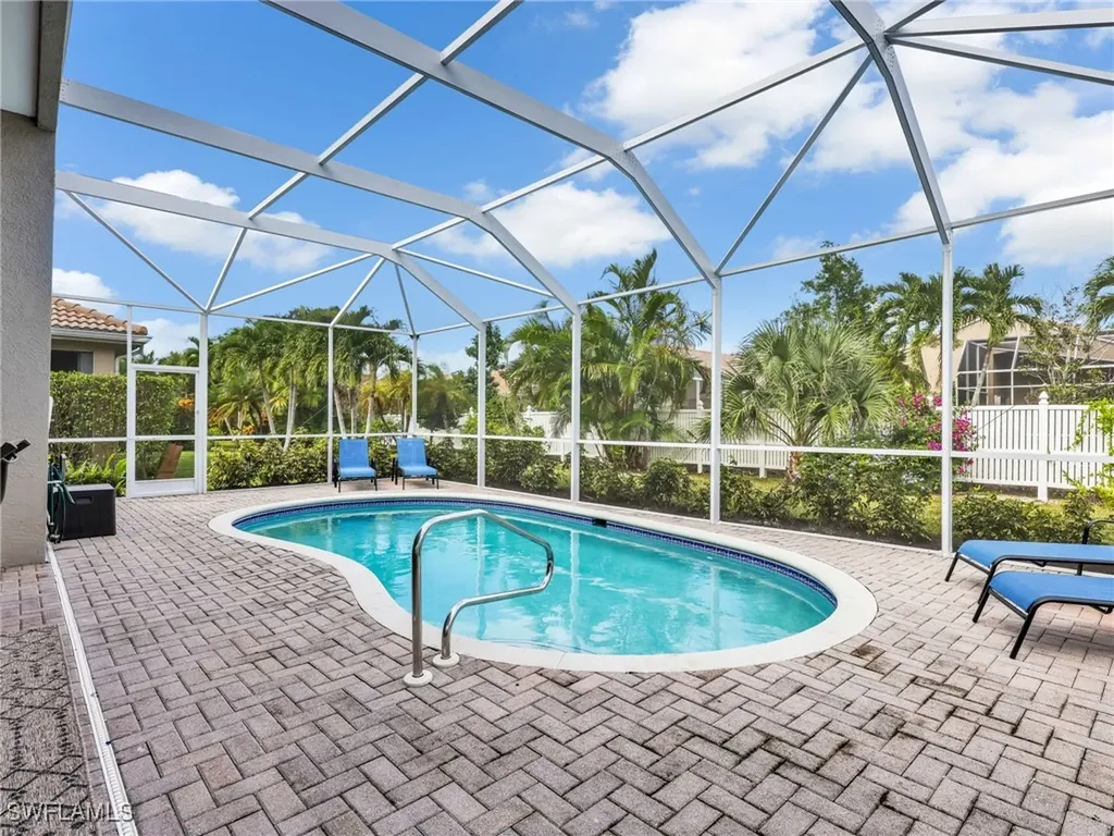 92 Glen Eagle Circle Naples FL 34104